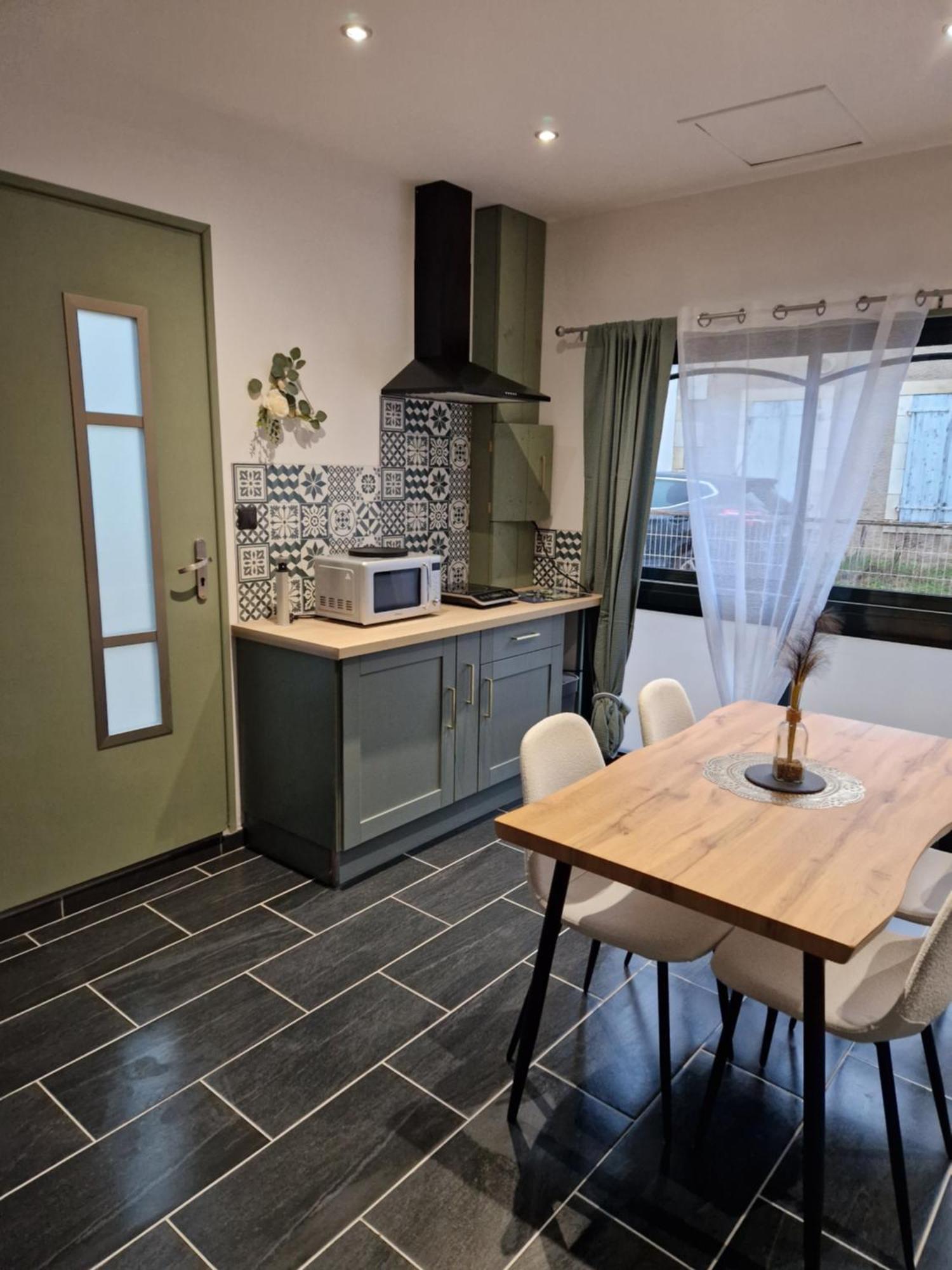 Grand Studio 2 Personnes Saint-Amand-Mont-Rond Eksteriør bilde